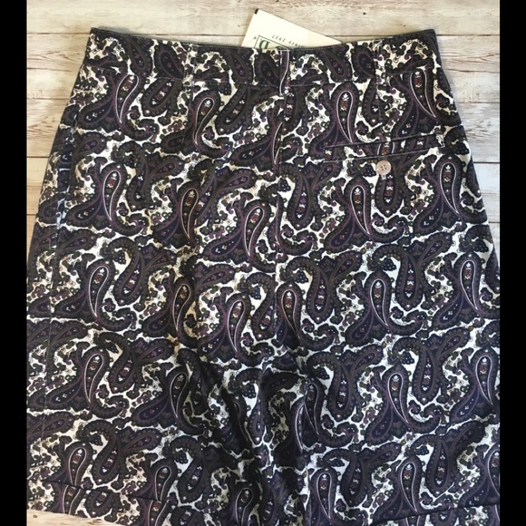 Izod Vintage Paisley Shorts - Picture 2 of 5